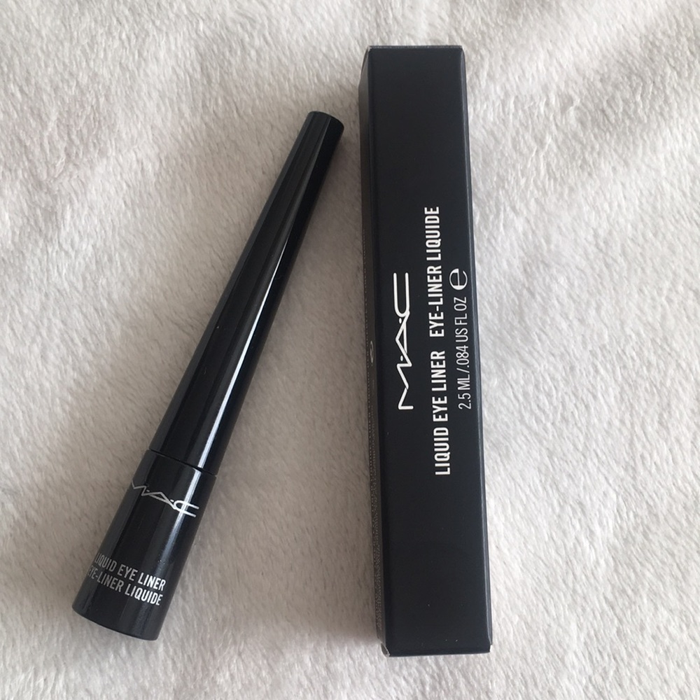 Eye liner , MAC cosmetics
